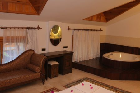 Honeymoon Suite